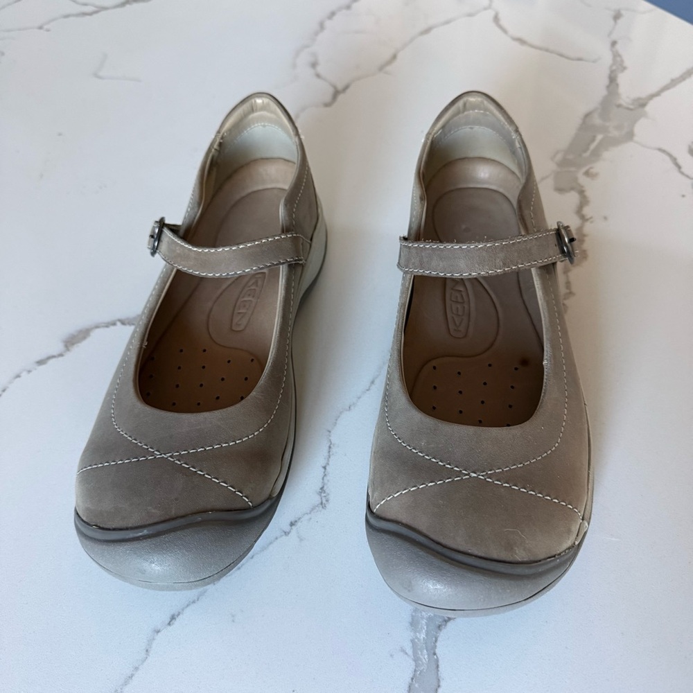 KEEN Women's Shoes Presidio II Mary Jane Suede Tan and Cream Size 8.5